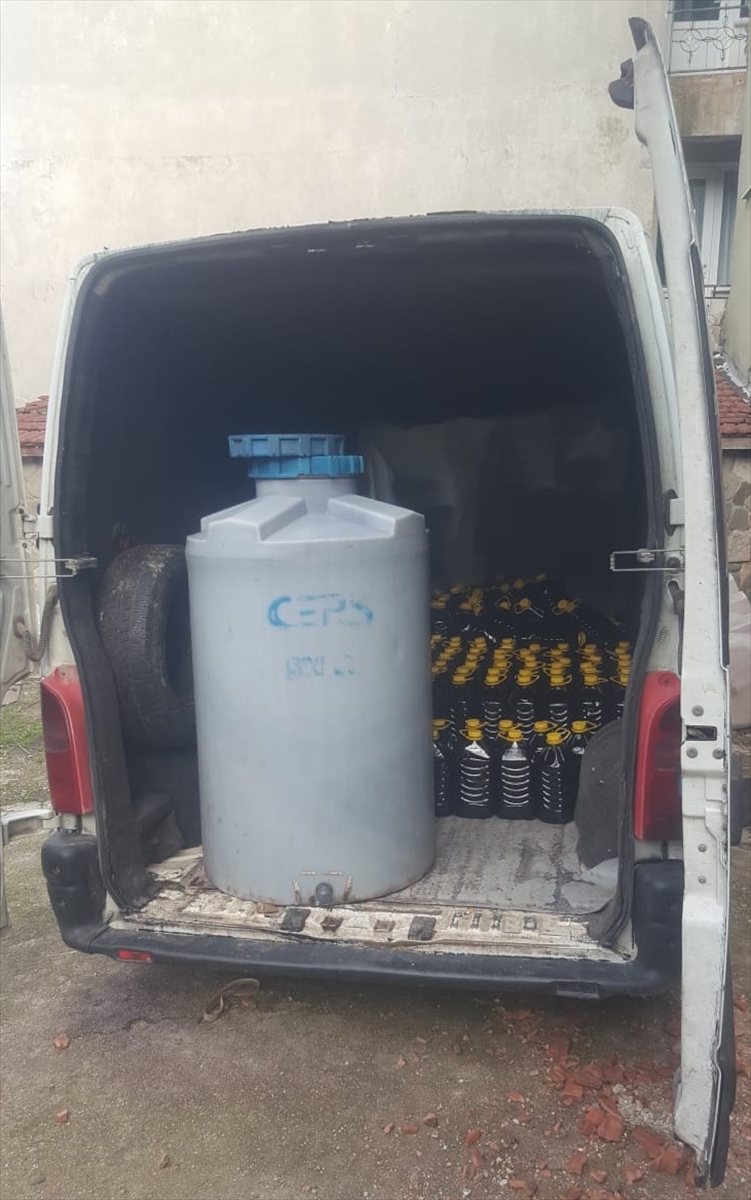 Tekirdağ'da 2 bin 860 litre sahte içki ele geçirildi