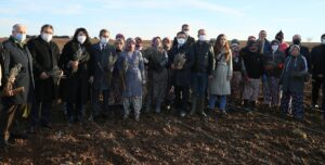 - Proje kapsamında 100 bin kök lavanta dikilen Çıplak köyünün,