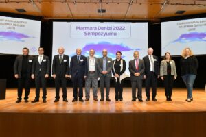 - Marmara Denizi konusunda araştırma yapmış veya yapan uzmanlara verilen