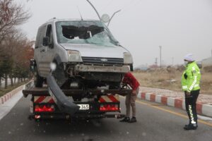 VAN (AA) – Van'ın Erciş ilçesinde hafif ticari aracın devrilmesi