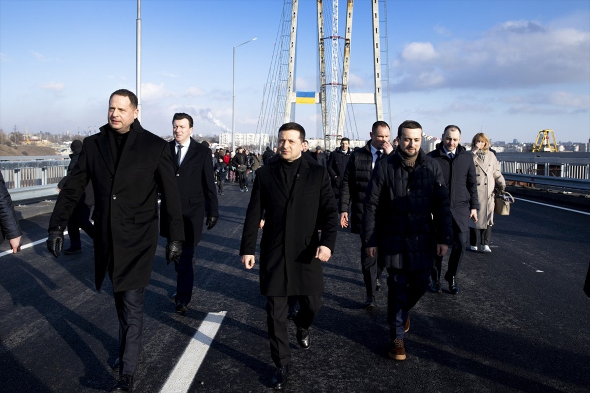 Zelenskiy Türk imzası taşıyan, Ukrayna'nın en büyük köprüsünü açtı