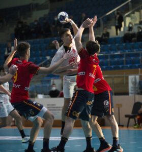 - İspanya: 41 - Türkiye: 17