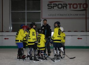 HATAY (AA) – Türkiye Buz Hokeyi Federasyonu tarafından düzenlenecek 18