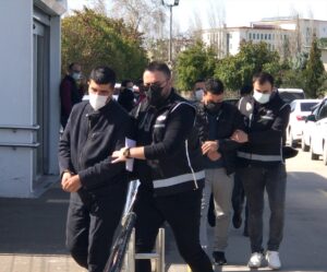 ADANA (AA) – Adana'da resmi belgede sahtecilik yaptıkları iddiasıyla yakalanan