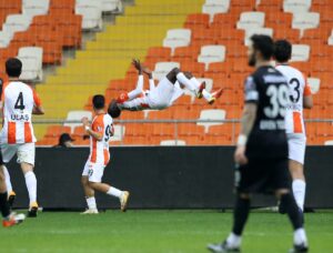 - Adanaspor: 1 - Büyükşehir Belediye Erzurumspor: 1