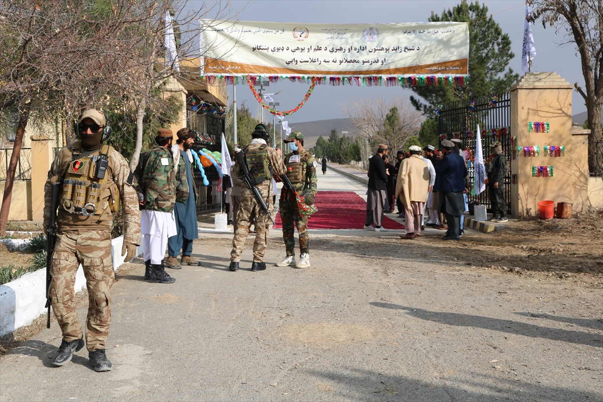 Afganistan'da devlet üniversiteleri eğitime başladı
