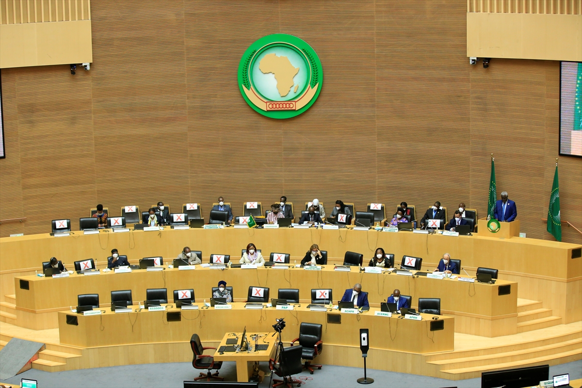 Afrika Birliği Zirvesi yoğun gündemle başladı
