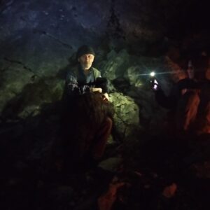 AFYONKARAHİSAR (AA) – Afyonkarahisar'ın Başmakçı ilçesinde kayalıklarda mahsur kalan 2