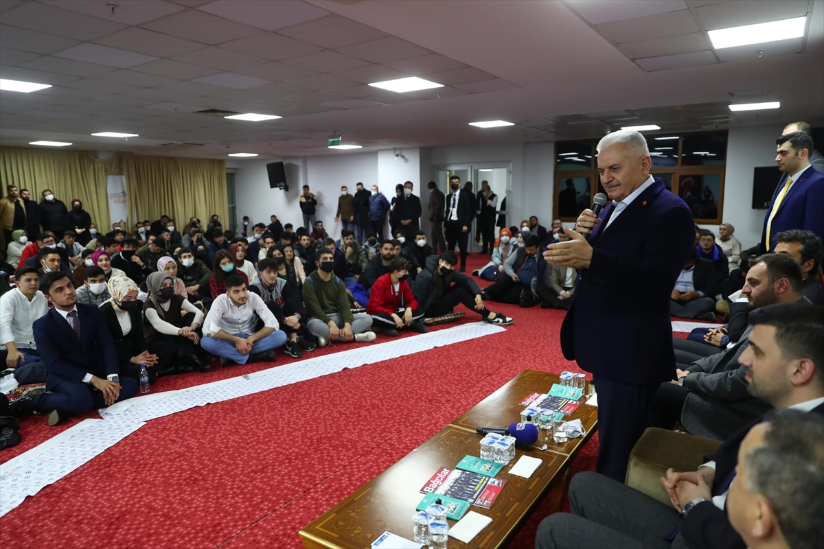 AK Parti Genel Başkanvekili Yıldırım, İstanbul'da gençlerle buluştu: