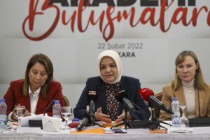 - "Büyük Türkiye hayalinden bahsedilirken, mutlaka 'kadının beşeri sermayesinin güçlendirilmesi'