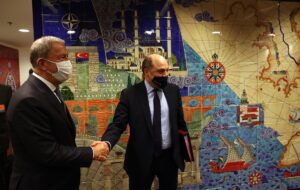 BRÜKSEL (AA) – Milli Savunma Bakanı Hulusi Akar, İngiltere Savunma