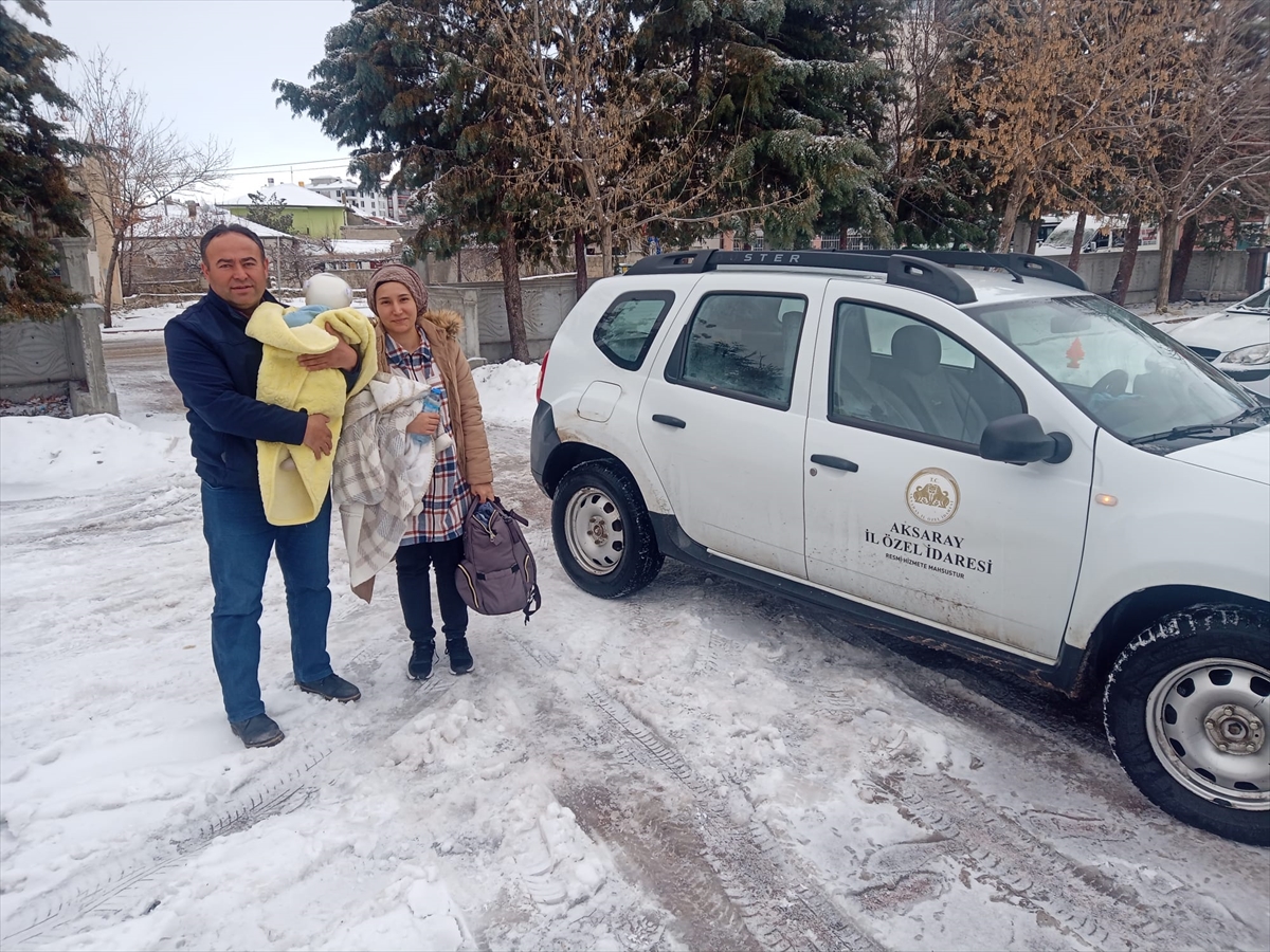 Aksaray'da araçlarıyla tipide mahsur kalan aile kurtarıldı