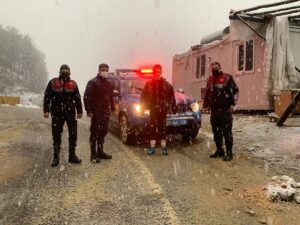 ANTALYA (AA) – Antalya'nın Alanya ilçesinde kırsal bölgede kar ve