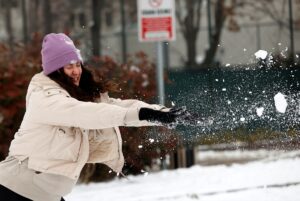 ANKARA (AA) – Ankara Üniversitesinin akademik personeli ve öğrencileri, yağan