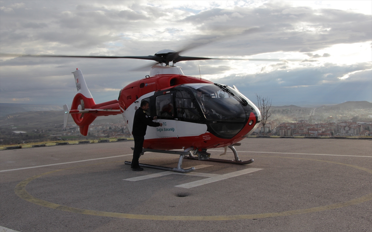 Ankara'da ambulans helikopter kalp krizi geçiren hasta için havalandı