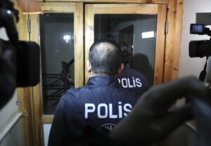 ANKARA (AA) – Başkentte düzenlenen uyuşturucu operasyonunda 8 şüpheli gözaltına