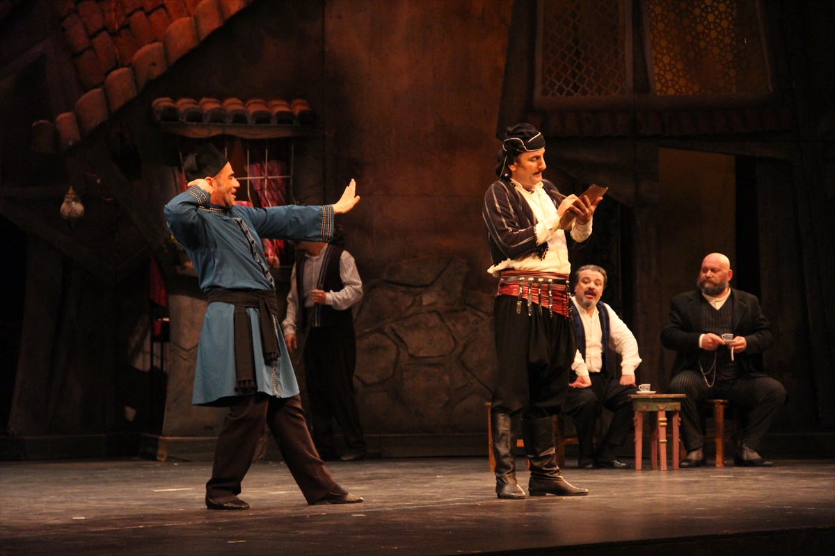 Antalya Devlet Opera ve Balesi 'Kanlı Nigar' müzikalini sahneledi