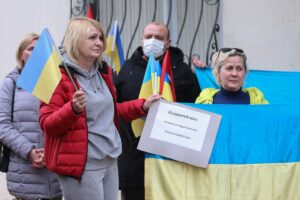 ANTALYA (AA) – Antalya'nın Alanya ilçesinde yaşayan Rus ve Ukraynalılar,