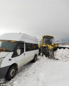BATMAN (AA) – Batman'ın Gercüş ilçesinde kar yağışı nedeniyle kapanan
