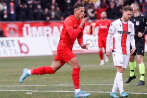 - Bereket Sigorta Ümraniyespor: 3 - Yılport Samsunspor: 1