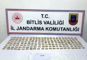 BİTLİS (AA) – Bitlis'in Güroymak ilçesinde şehirler arası yolcu otobüsündeki