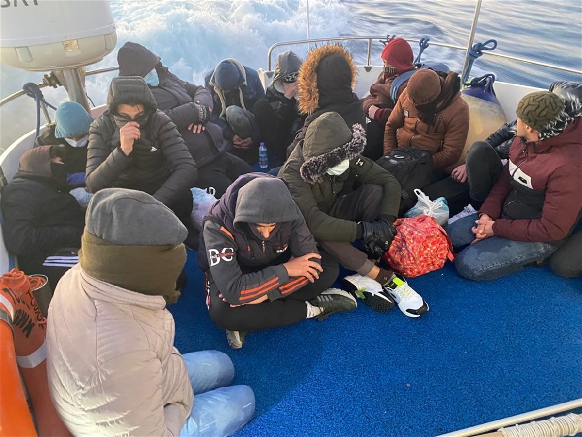 Bodrum açıklarında 33 düzensiz göçmen kurtarıldı