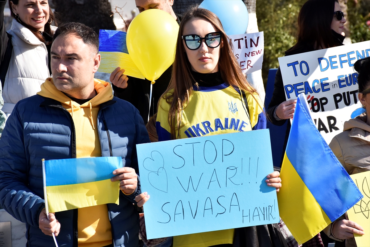 Bodrum'daki Ukraynalılar Rusya'nın saldırısını protesto etti