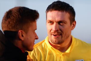 - Dünya Ağır Sıklet Boks Şampiyonu Oleksandr Usyk'in de 14