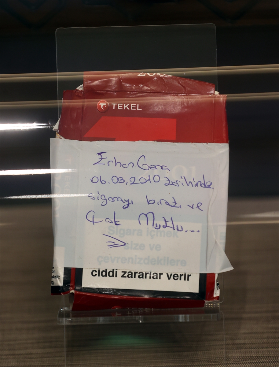 Cumhurbaşkanı Erdoğan'ın sigarayla mücadelede topladığı paketler sergileniyor