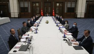 ANKARA (AA) – Cumhurbaşkanı Yardımcısı Fuat Oktay başkanlığında, düzensiz göç