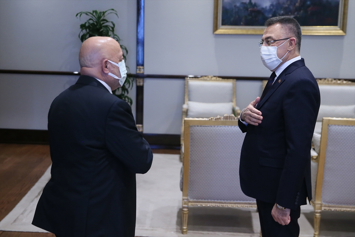 Cumhurbaşkanı Yardımcısı Oktay, Hak-İş Genel Başkanı Arslan'ı kabul etti