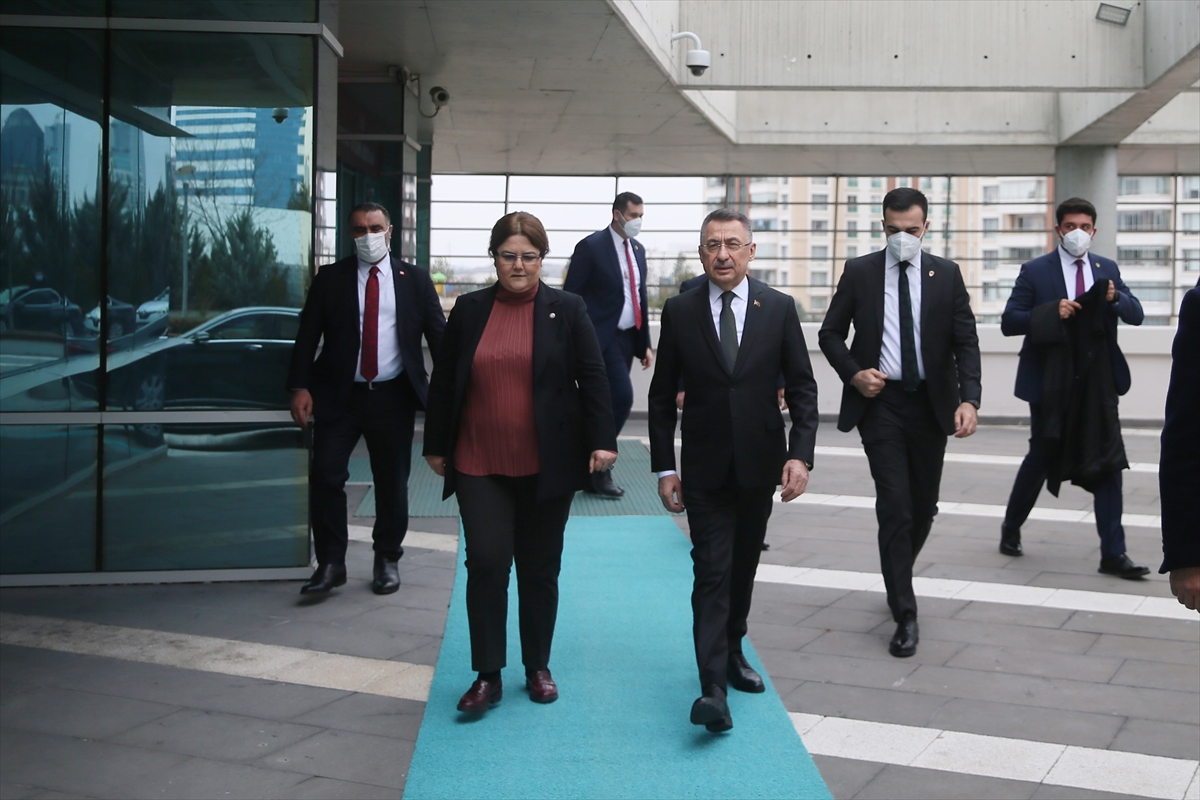 Cumhurbaşkanı Yardımcısı Oktay'dan Aile ve Sosyal Hizmetler Bakanı Derya Yanık'a ziyaret