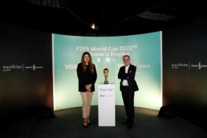 - Katar'da düzenlenecek 2022 FIFA Dünya Kupası'nda sahibini bulacak kupa,