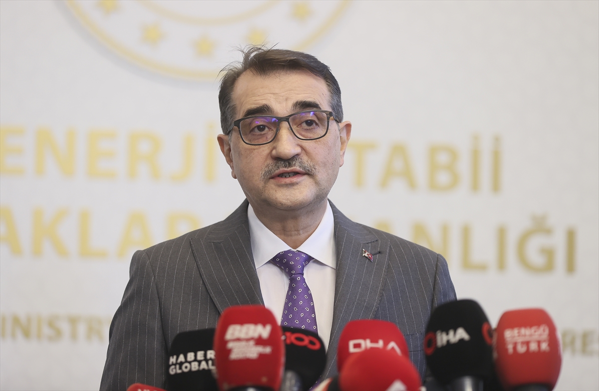 Bakan Dönmez: “Elektrikte kurulu gücümüz 100 bin megavat seviyesine ulaştı”