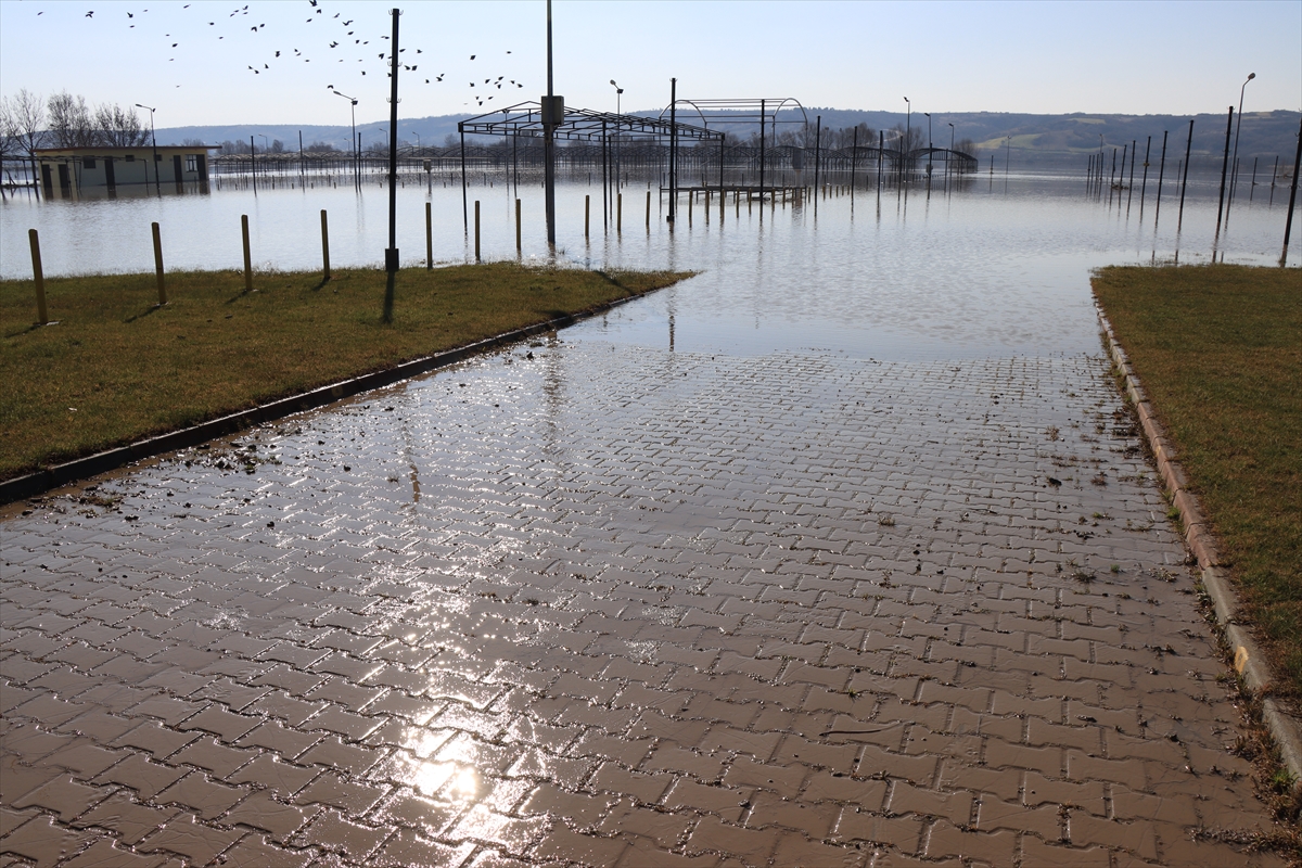 Ergene Nehri'nin debisi Kırklareli'nde düşerken, Edirne'de artışını sürdürüyor