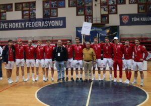 ANTALYA (AA) – Antalya'nın Alanya ilçesinde düzenlenen Erkekler Salon Hokeyi