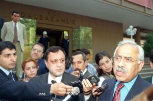 ANKARA (AA) – Eski bakanlardan Sadi Somuncuoğlu, Ankara'da tedavi gördüğü