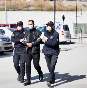 ESKİŞEHİR (AA) – Eskişehir'de belediye otobüsünün şoförünü bıçakla yaralayan şüpheli