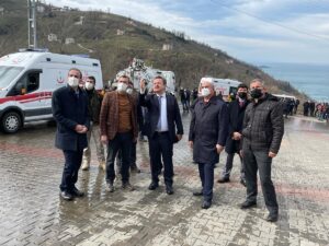 YANGININ KONTROL ALTINA ALINDIĞI BİLGİSİ VE REKTÖRÜN AÇIKLAMASI EKLENDİ