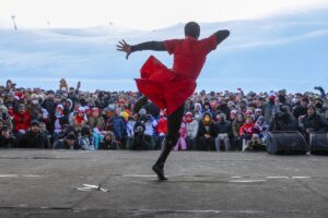 - Anadolu Ateşi Dans Topluluğu'nun gösterisi ilgiyle izlendi