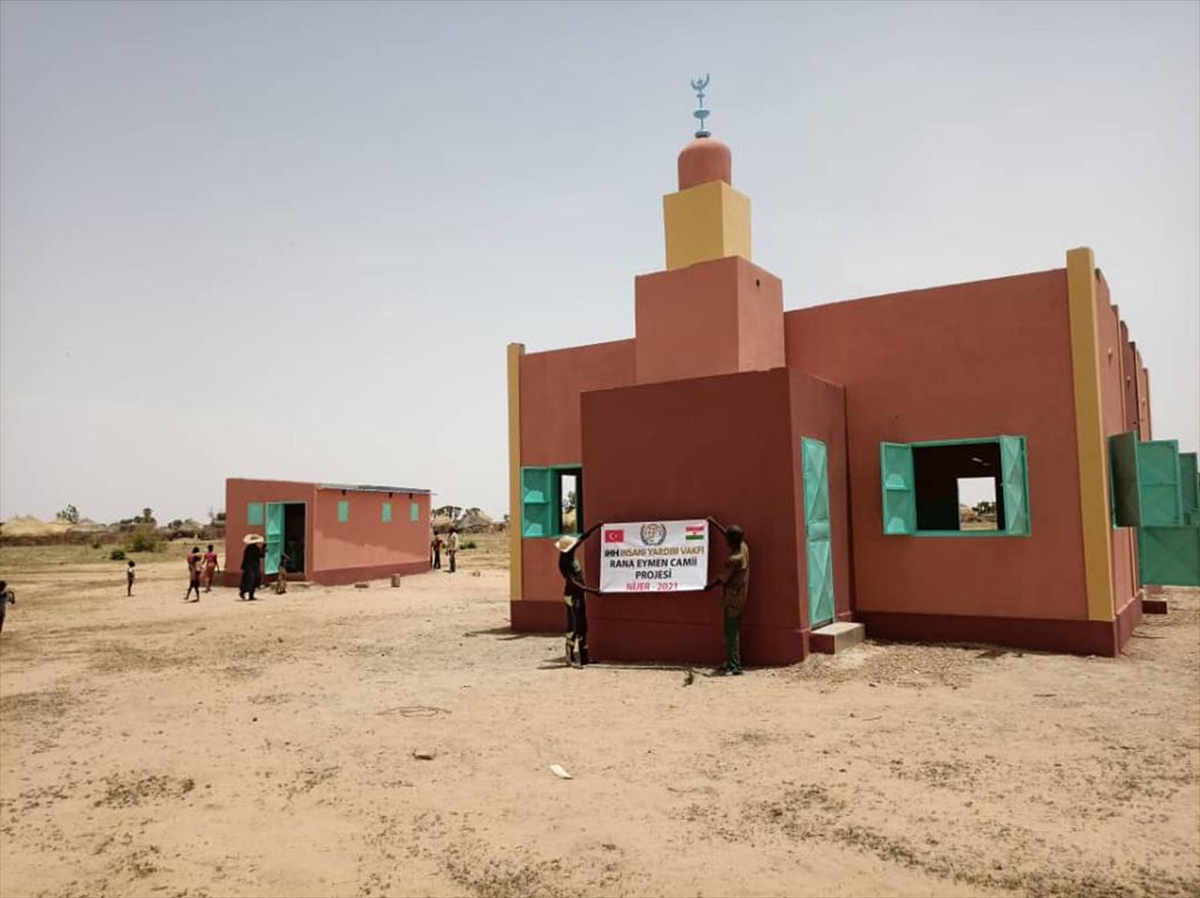 İHH Nijer'de 9 camiyi ibadete açtı