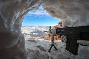 - Sınırda fedakarca görev yapan Mehmetçik, kar kalınlığının yer yer