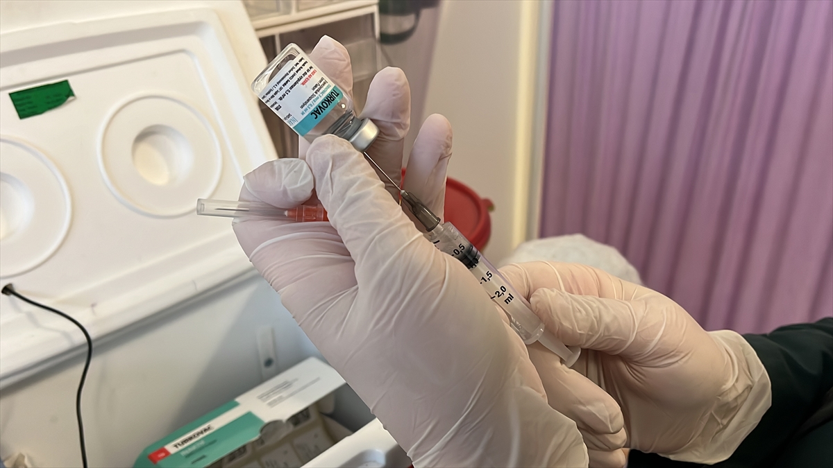Isparta'da 1600 kişiye TURKOVAC aşısı yapıldı