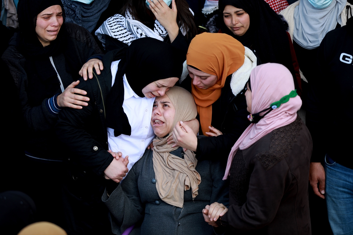 İsrail güçlerinin öldürdüğü Filistinli genç son yolculuğuna uğurlandı