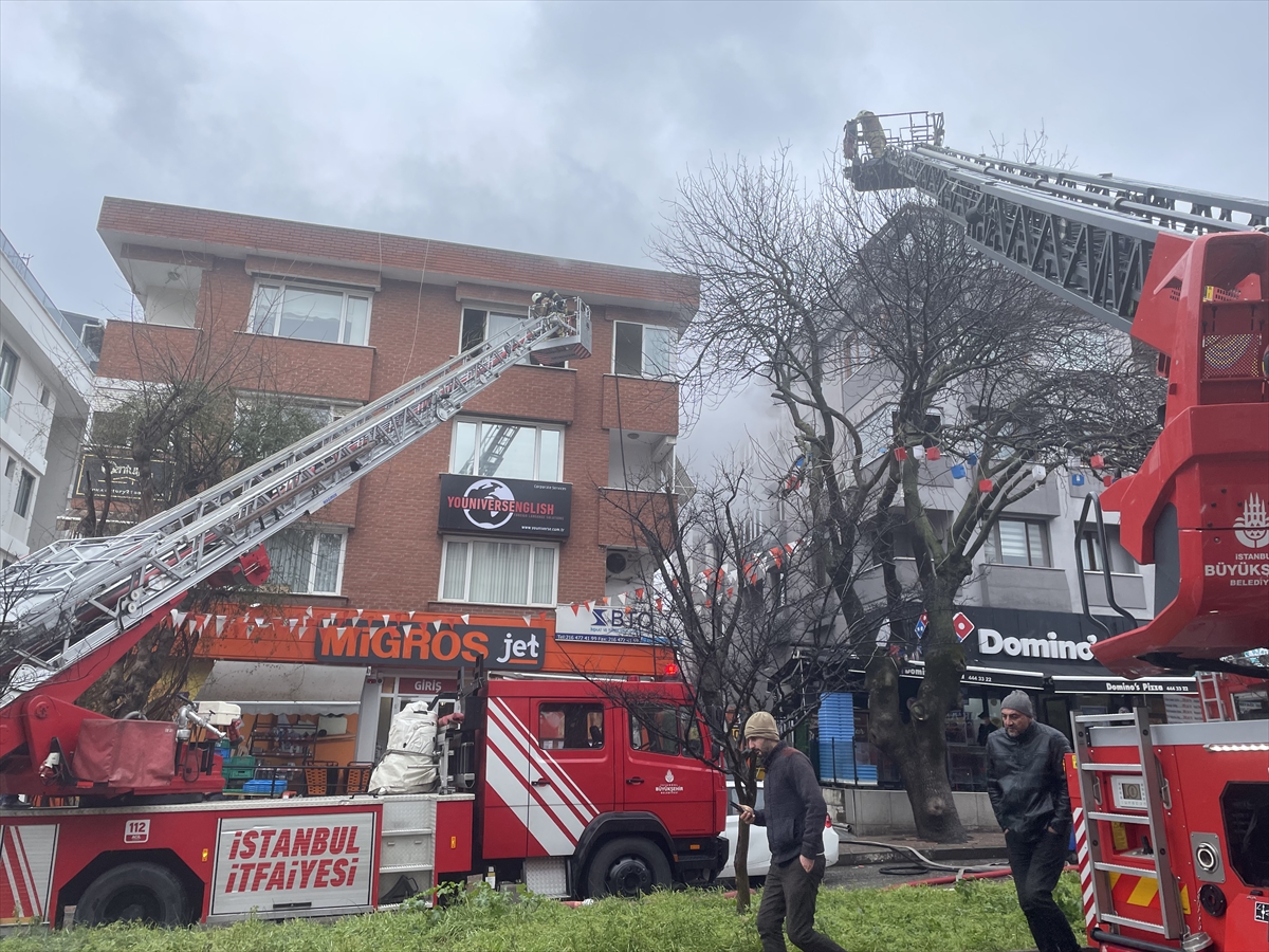 İstanbul Üsküdar’da apartmanda çıkan yangın söndürüldü