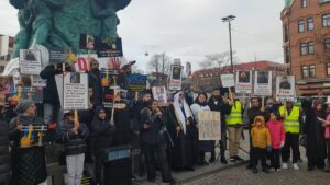 STOCKHOLM(AA) – İsveç'in Malmö kentinde çocukları ellerinden alınan ebeveynler, sosyal