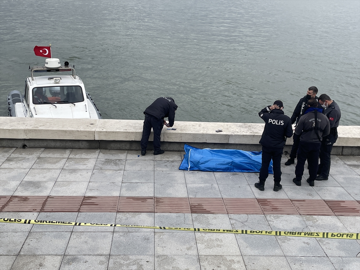 İzmir'de denizde üniversite öğrencisinin cesedi bulundu