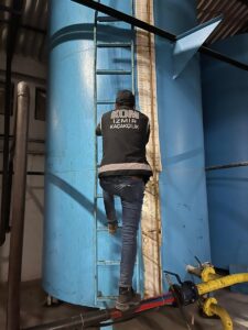 İZMİR (AA) – İzmir'in Kemalpaşa ilçesinde imalathaneye dönüştürülen depoya düzenlenen