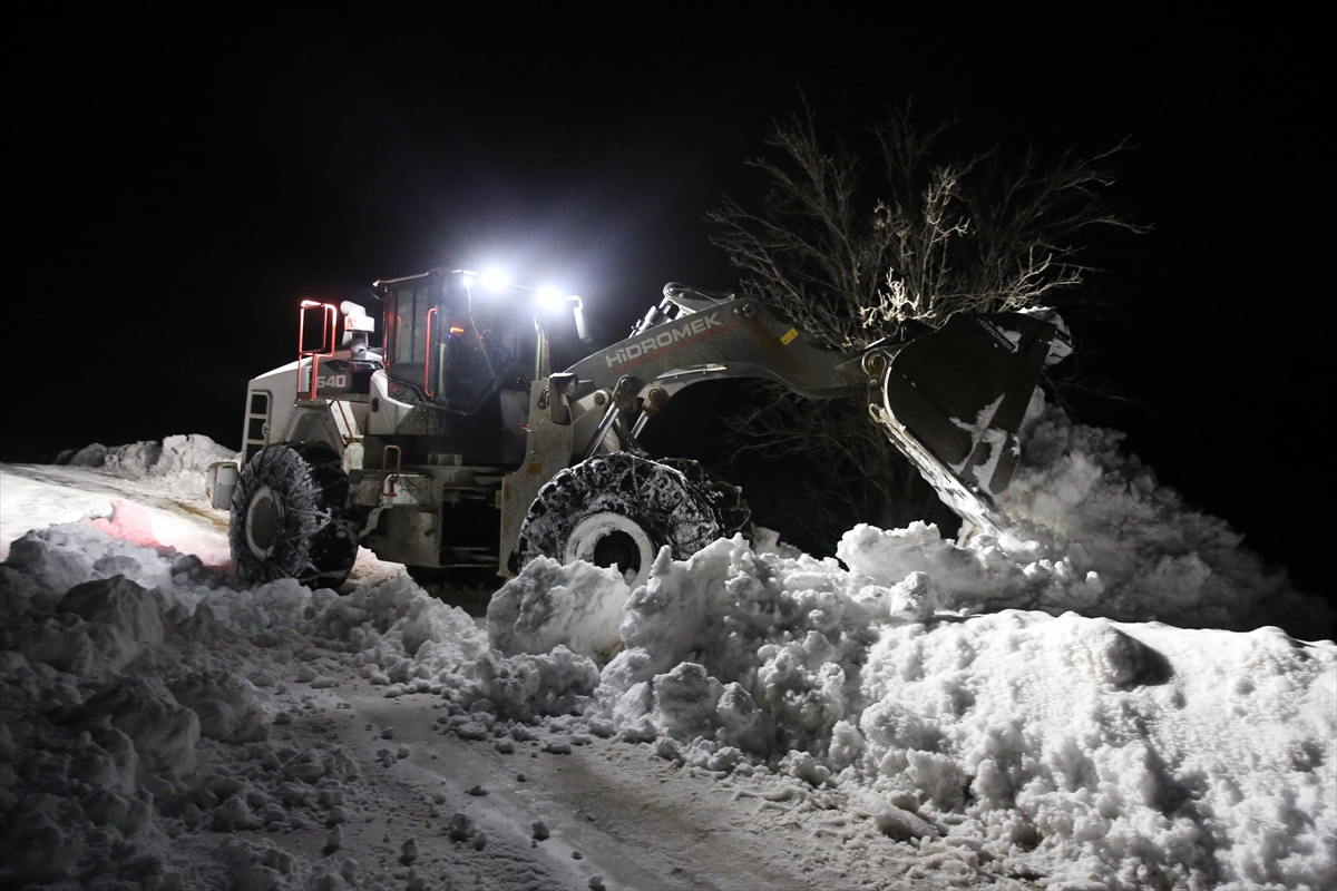 “Kar kaplanları” Bitlis'in zorlu coğrafyasında gece gündüz mücadele veriyor
