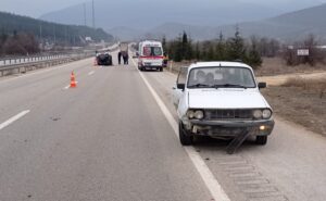 KARABÜK (AA) – Karabük'ün Eskipazar ilçesinde otomobille çarpışan cipin devrilmesi
